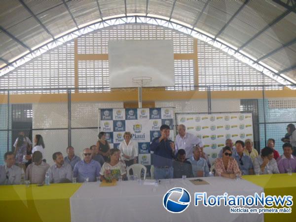 Gilberto J&uacute;nior participa de encontro da AMUCESPI em S&atilde;o Jos&eacute; do Peixe.(Imagem:FlorianoNews)