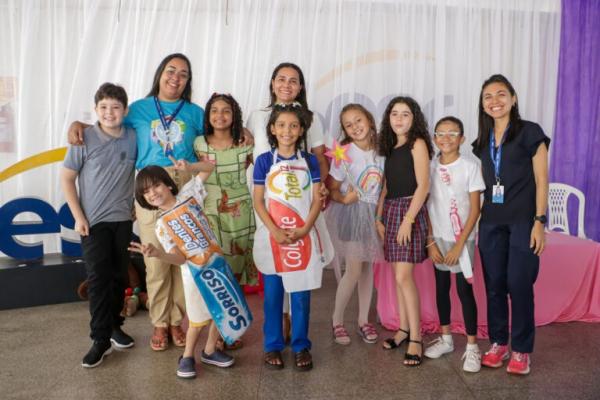 Crianças encenam espetáculo para promover hábitos saudáveis