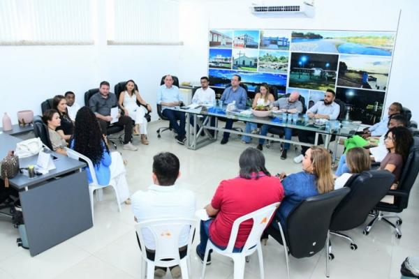 Prefeitura de Floriano oficializa separação e empossa novos secretários de Cultura e de Esporte e Lazer(Imagem:Secom)