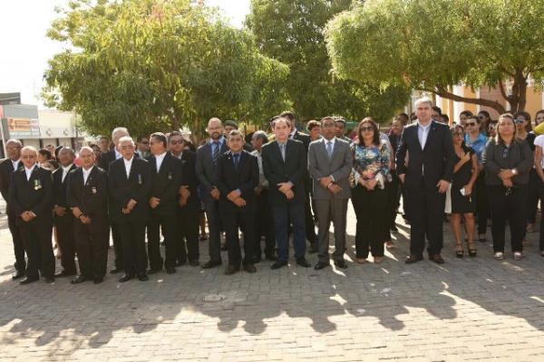 Hasteamento das bandeiras abre as comemora&ccedil;&otilde;es do dia 7 de setembro em Floriano.(Imagem:SECOM)