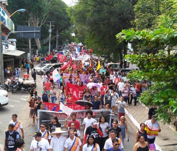 Protestos contra a reforma da Previdência afetam transporte e aulas em Teresina