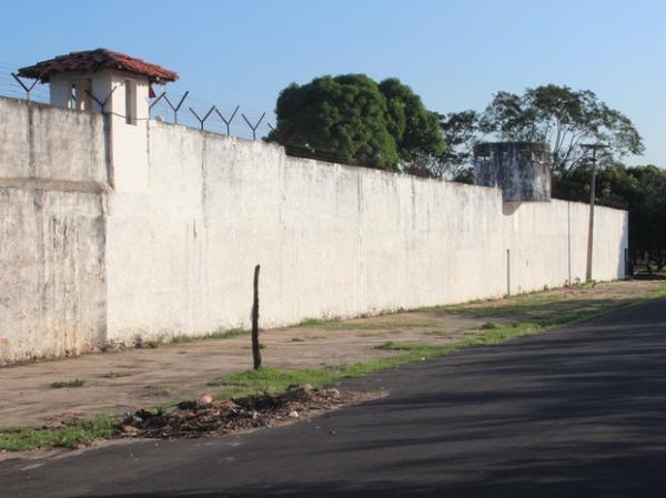 Três jovens pulam o muro e fogem do Centro Educacional Masculino (CEM)