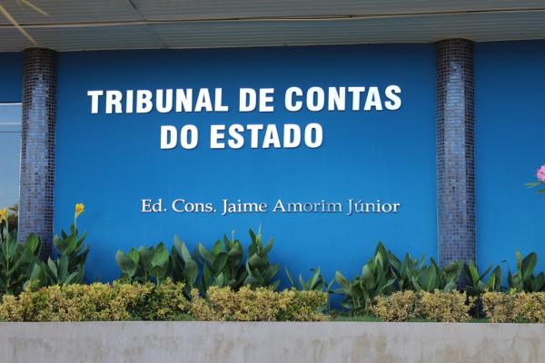 TCE-PI bloqueia contas de seis prefeituras e 10 câmaras municipais; confira a lista