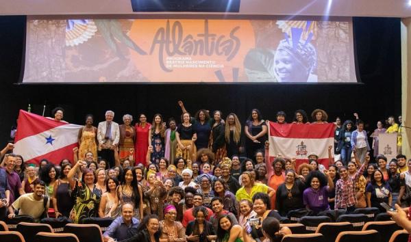 Programa oferece bolsas no exterior para negras, indígenas e ciganas