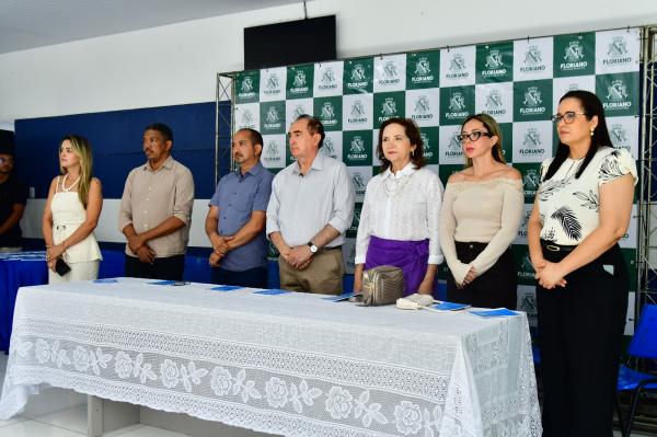  Vereadores marcam presen&ccedil;a em entrega de reformas pelos 129 anos de Floriano.(Imagem:CMF)