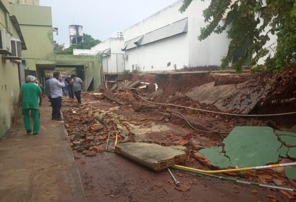 Muro de hospital cai e pacientes s&atilde;o transferidos em Teresina. (Imagem:Divulga&ccedil;&atilde;o/HPM)