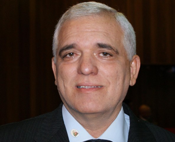 Presidente pede que médicos encaminhem demandas à Assembleia