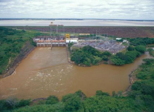 Comportas da barragem Boa Esperança no PI são abertas