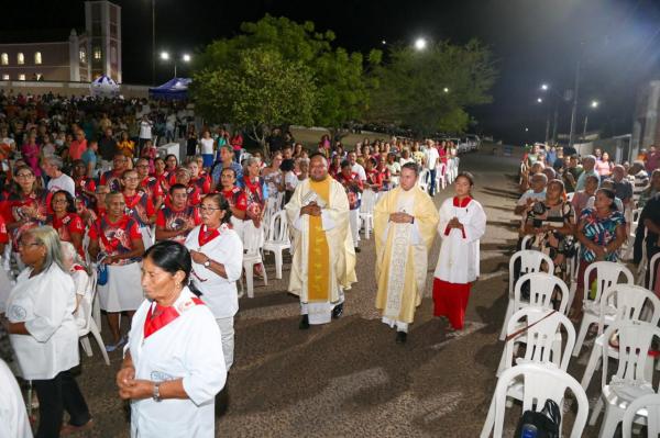 Ciro Nogueira participa do tradicional festejo de S&atilde;o Miguel Arcanjo(Imagem:Ascom)