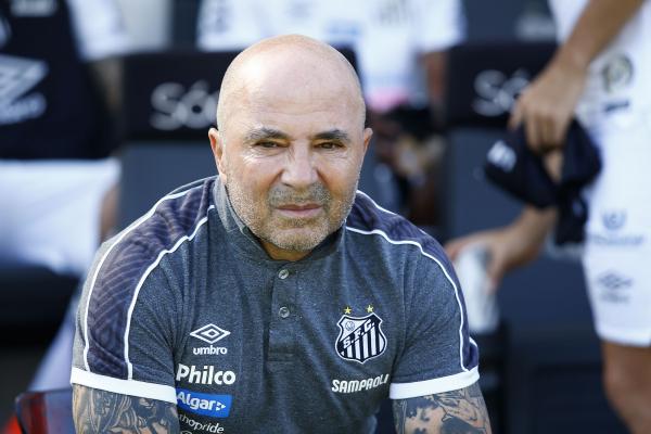 Na mira do Palmeiras, Sampaoli decide hoje se continua no Santos