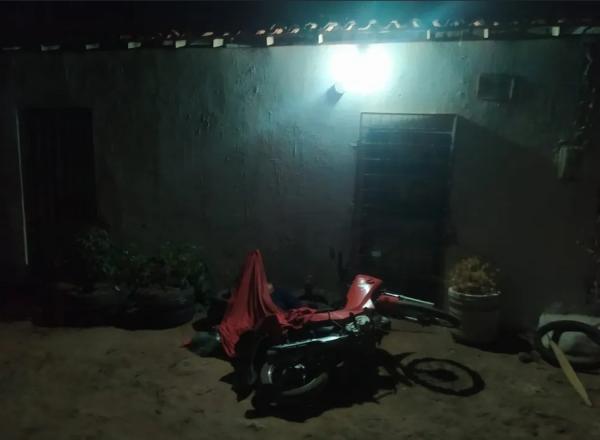 Mãe é morta com tiro na cabeça, na porta de casa, um mês após assassinato do filho no Piauí