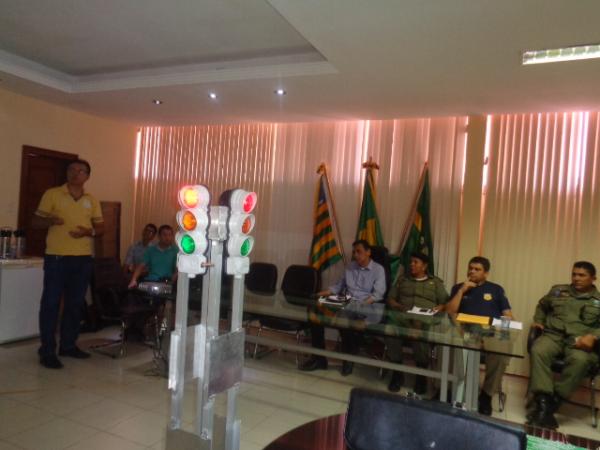 SUTRAN apresenta Projeto Semáforo Inteligente