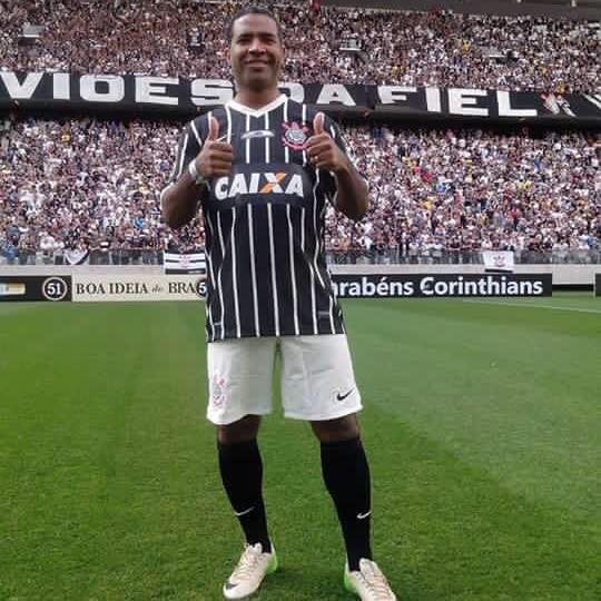 Luto: ex-campeão pelo Corinthians morre aos 49 anos vítima da Covid