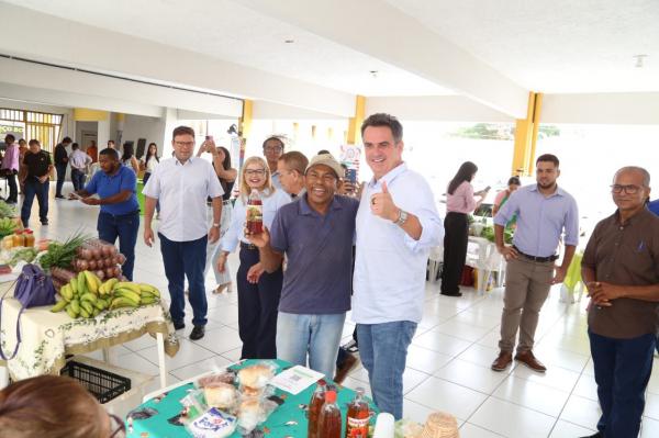  Ciro percorre ruas do Centro, tem contato com populares e almo&ccedil;a no Restaurante Popular(Imagem:Divulga&ccedil;&atilde;o)
