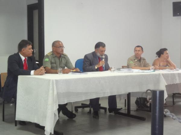 Promotores de Justi&ccedil;a realizaram reuni&atilde;o com coliga&ccedil;&otilde;es de partidos pol&iacute;ticos.(Imagem:FlorianoNews)