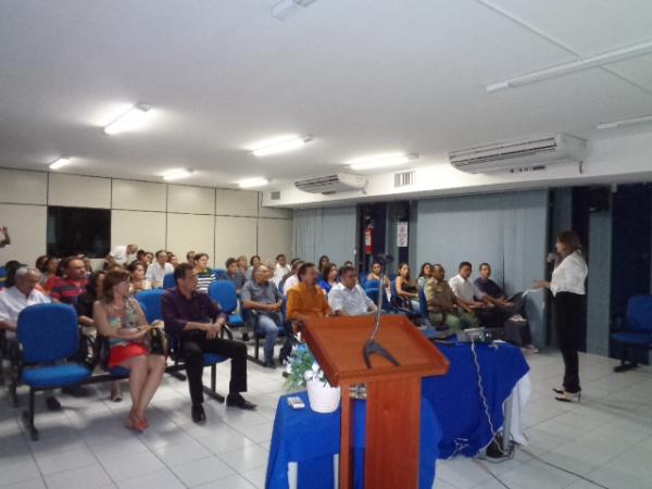 SEBRAE apresenta Projeto de Revitalização Comercial para Floriano