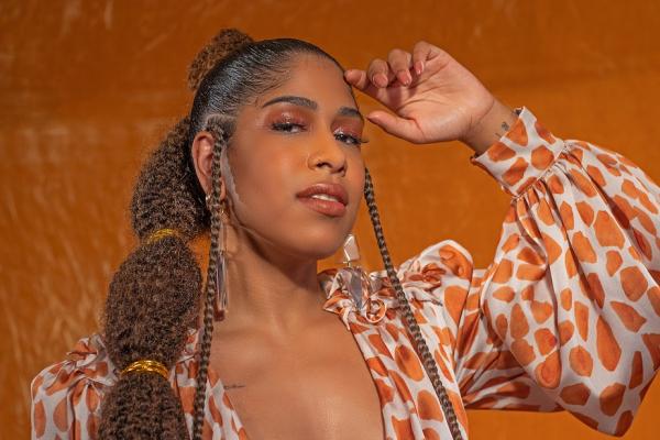 Drik Barbosa abre série de singles com música gravada com Rashid