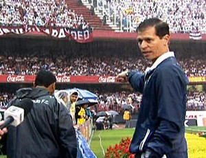 Flagrada tática de gandulas em cobranças contra o Flamengo