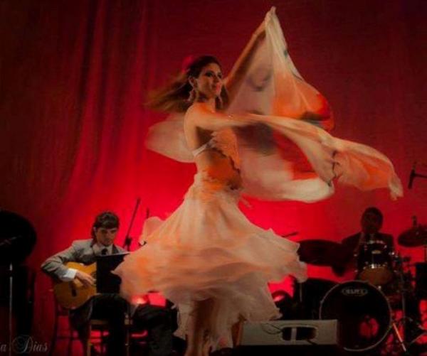 Dan&ccedil;arina Izabell Lins.(Imagem:Reprodu&ccedil;&atilde;o/Facebook)