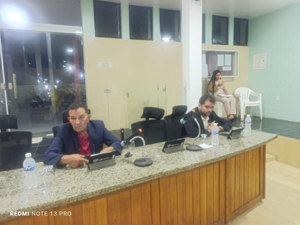 Vereador Marcus Vinicius destaca a&ccedil;&otilde;es da gest&atilde;o municipal e projetos apresentados na C&acirc;mara de Bar&atilde;o de Graja&uacute;(Imagem:FlorianoNews)
