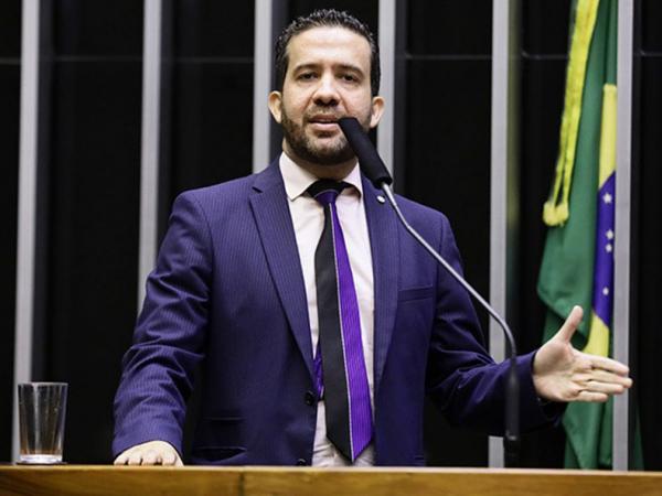 Fenômeno das redes sociais, o deputado federal André Janones (MG) lança sua pré-candidatura a presidente pelo Avante neste sábado (29) no Recife (PE). Em dezembro, ele surpreendeu(Imagem:Reprodução)