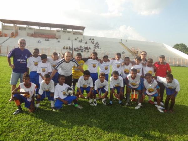 Realizado Torneio de futebol do Mutir&atilde;o de Natal. (Imagem:FlorianoNews)