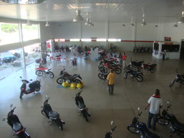 VISAO AERIA DO SAL&Atilde;O DE VENDAS DA HONDA(Imagem:REDA&Ccedil;AO)