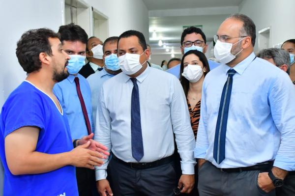 M&eacute;dicos de Floriano buscam de apoio da C&acirc;mara Municipal para solu&ccedil;&atilde;o de problemas no HTN(Imagem:CMF)
