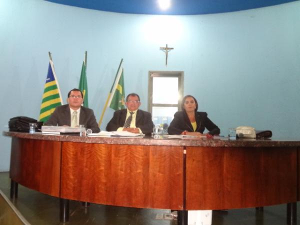 Sessão ordinária aprova 18 projetos na Câmara Municipal de Floriano