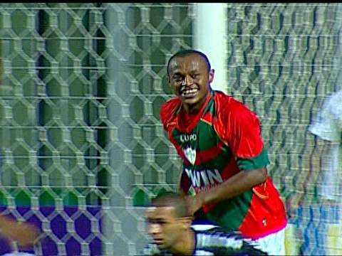 Dida falha, Victor estreia bem, e Atlético-MG segue na liderança