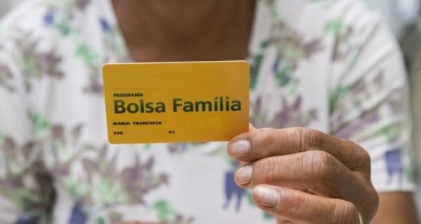 Mais de 437 mil famílias no Piauí já podem sacar o Bolsa Família