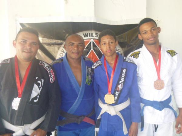 Atletas de Floriano conquistam 11 medalhas em torneio de Jiu Jitsu em Parnaíba