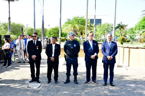 Poder Legislativo participa de ato cívico de abertura da Semana da Pátria em Floriano(Imagem:CMF)