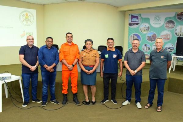 Prefeitura de Floriano capacita voluntários da Defesa Civil em parceria com o Governo do Estado