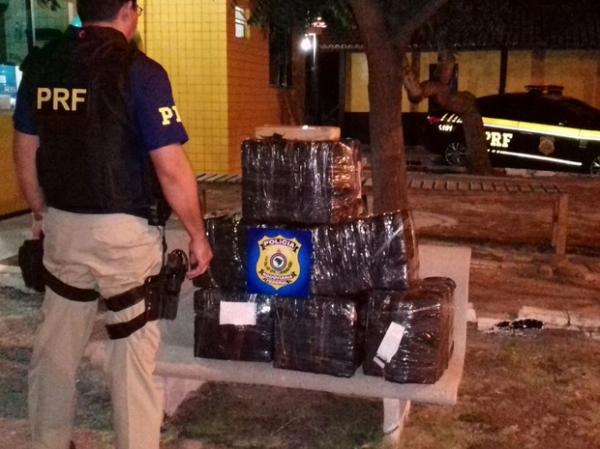 PRF apreende 150 kg de maconha em carro roubado no litoral do Piauí