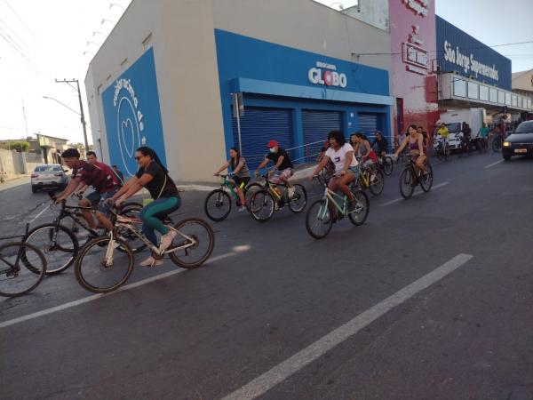Grupo Jorge Batista realiza passeio cicl&iacute;stico em comemora&ccedil;&atilde;o ao Dia dos Comerci&aacute;rios(Imagem:FlorianoNews)