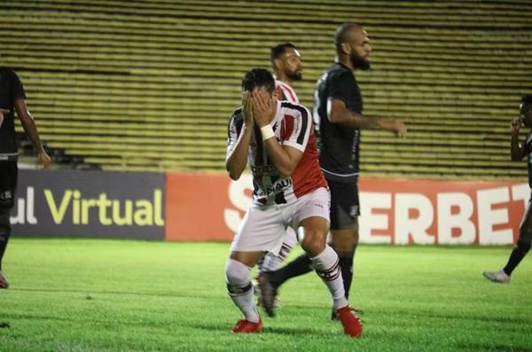 River-PI analisa três nomes para substituir Dico Woolley no cargo de treinador