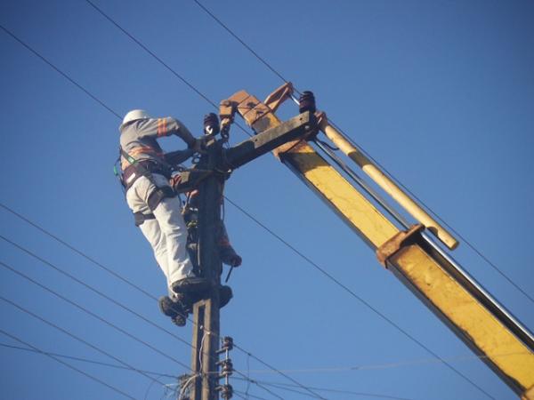 Desequil&iacute;brio de tens&atilde;o provocou falta de energia em Floriano.(Imagem:FlorianoNews)