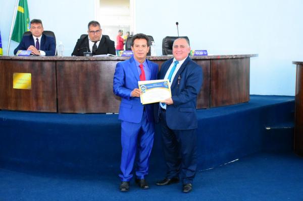 C&acirc;mara Municipal de Floriano homenageia presidente da AMLH com T&iacute;tulo de Cidad&atilde;o Florianense.(Imagem:CMF)