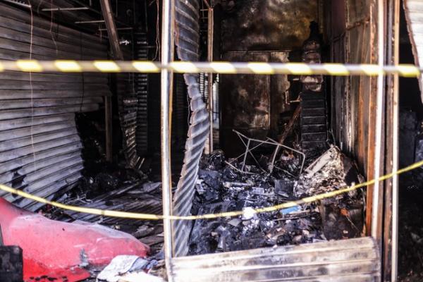 Lojas ficaram destru&iacute;das durante inc&ecirc;ndio no Shopping da Cidade, em Teresina.(Imagem:R&ocirc;mulo Piauilino/Prefeitura de Teresina)