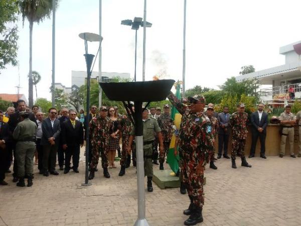 Pol&iacute;cia Militar realiza cerim&ocirc;nia em comemora&ccedil;&atilde;o ao Dia da Bandeira em Floriano.(Imagem:FlorianoNews)
