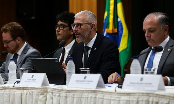 Em meio à pandemia, aprendizagem cai nas escolas do país