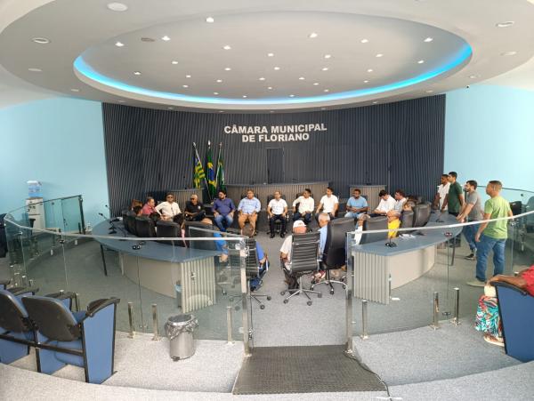 C&acirc;mara Municipal de Floriano refor&ccedil;a compromisso com transpar&ecirc;ncia e di&aacute;logo com a popula&ccedil;&atilde;o(Imagem:FlorianoNews)