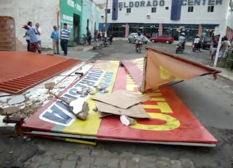 Jovem morre após ser atingida por muro