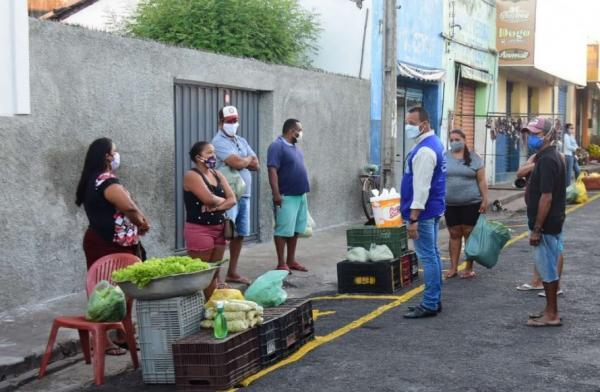 Por medidas administrativas, feira livre continua fechada aos domingos em Floriano