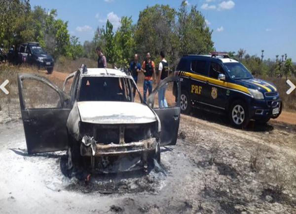 Dia violento: ataques a três agências dos Correios e explosão de carro forte