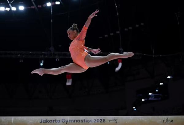 Flávia Saraiva dá show na trave e lidera classificatória do Mundial de ginástica artística