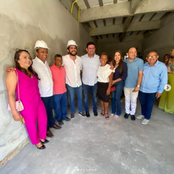Deputado Dr. Francisco Costa anuncia investimentos em saúde e educação para Floriano