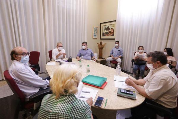 Gilberto Albuquerque diz que rede privada está lotada e anuncia que não fechará hospitais