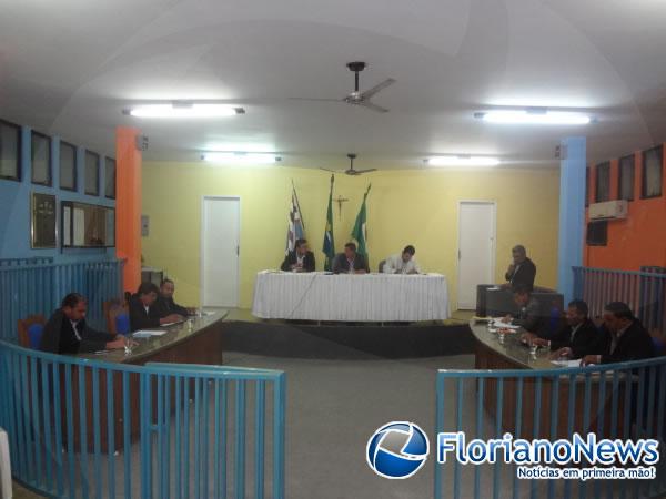 &Uacute;ltima Sess&atilde;o Ordin&aacute;ria do ano &eacute; encerrada com aprova&ccedil;&atilde;o de projeto do Executivo.(Imagem:FlorianoNews)
